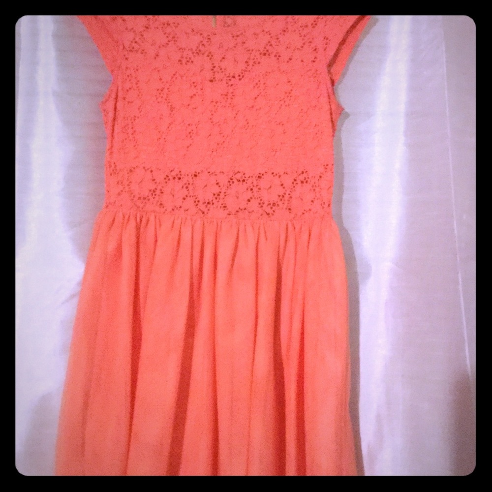 Short sleeve maxi mini pink dress.